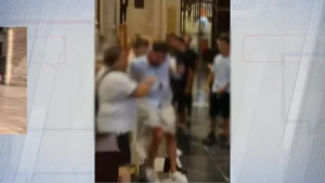 los feligreses expulsan al hombre de la catedral 16 9 aspect ratio default 0 da39