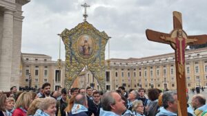 La Asunción de Cantillana (Sevilla) celebra con una procesión el 75 aniversario del dogma 3 peregrinos
