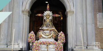 El pueblo de Granada late con la Patrona