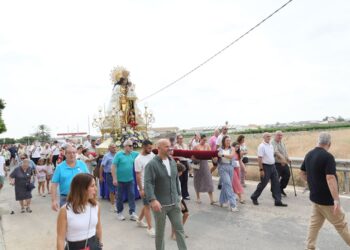 La imagen peregrina de la Virgen de los Desamparados de Valencia visita Poble Nou y Borbotó