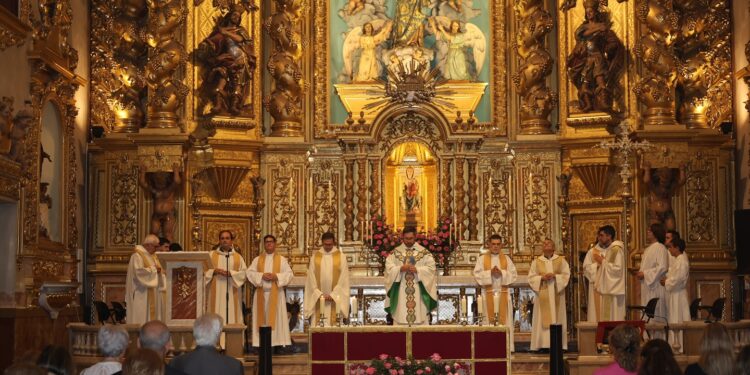 La Ciudad de Torrent (Valencia) concluye las fiestas en honor a la Mare de Déu del Pòpul en el año de su 25 aniversario 1 La Ciudad de Torrent concluye las fiestas en honor a la Mare de Déu del Pòpul en el año de su 25 aniversario