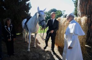 papa castel gandolfo