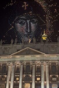El Vaticano se ilumina con un espectáculo de drones en el histórico concierto “Grace for the World” 5 whatsapp image 2025 09 14 at 11 1757845904