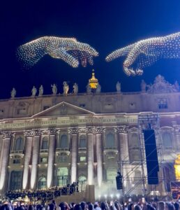 El Vaticano se ilumina con un espectáculo de drones en el histórico concierto “Grace for the World” 6 whatsapp image 2025 09 14 at 12 1757846895