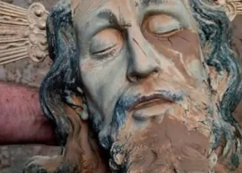 El Cristo embarrado de Paiporta será restaurado pese al deseo inicial de conservarlo como “memorial del sufrimiento”