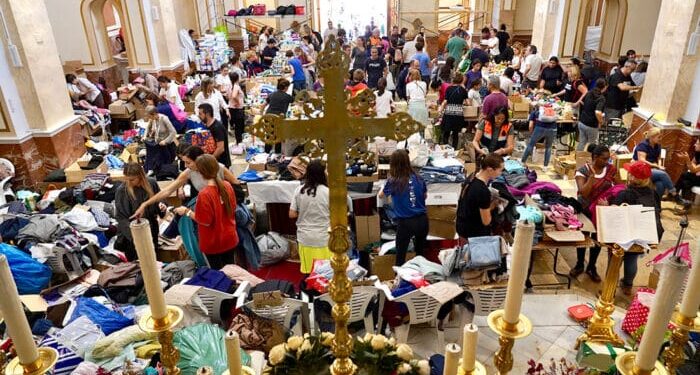 Cáritas Valencia rinde homenaje a los voluntarios y colaboradores que ayudaron en la DANA 1 Cáritas Valencia rinde homenaje este lunes a los voluntarios y colaboradores que ayudaron el la Dana