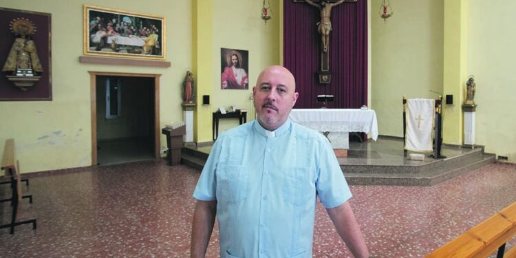 Parroquia Santa Fe de Alfafar: «Un año después seguimos ayudando y atendiendo a los afectados»