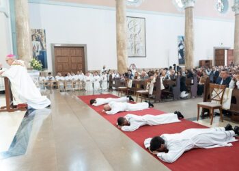 Ordenación de diáconos, en el Seminario Mayor de Moncada, presidida por el Arzobispo de Valencia 3 Ordenación de diáconos, en el Seminario Mayor de Moncada, presidida por el Arzobispo de Valencia