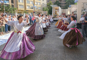 La parroquia Santa Teresa de Jesús de Valencia recibe la visita de la imagen peregrina de la Virgen 4 peregrina almenar web2