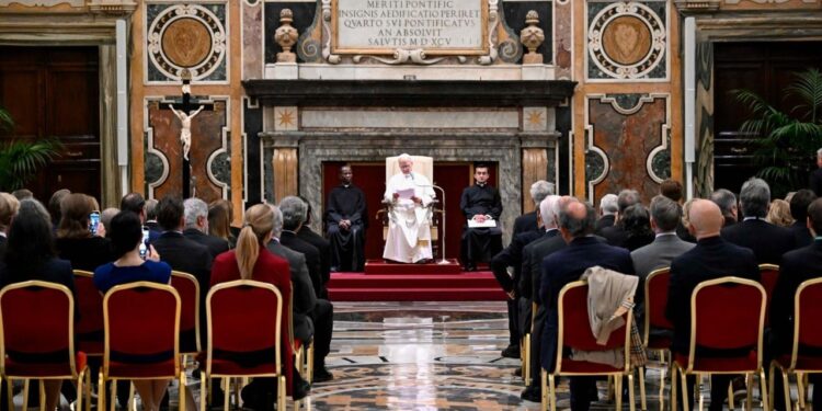 Papa León XIV insta a proteger la dignidad de niños y adolescentes frente a la IA