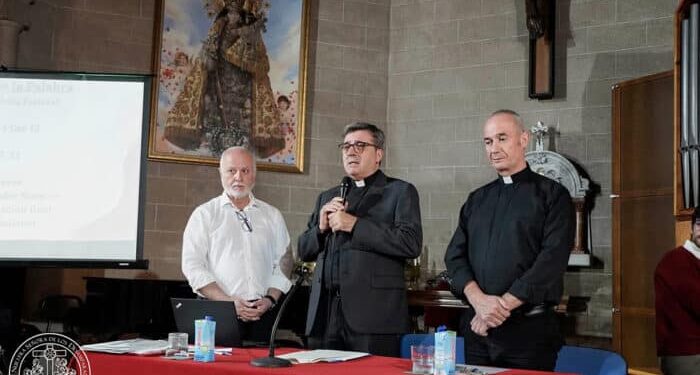 Catequesis preparatoria en la Basílica de la Virgen de Valencia, ante el inicio de la visita pastoral