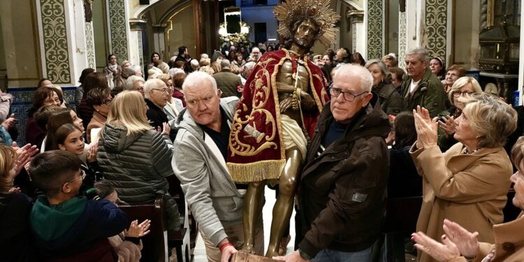 Picanya (Valencia) celebra el regreso de la imagen de su patrón, el Ecce Homo restaurado tras la DANA