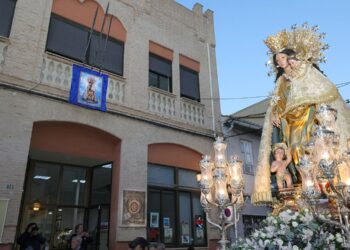 Benetússer recibe a la imagen peregrina de la Virgen de los Desamparados