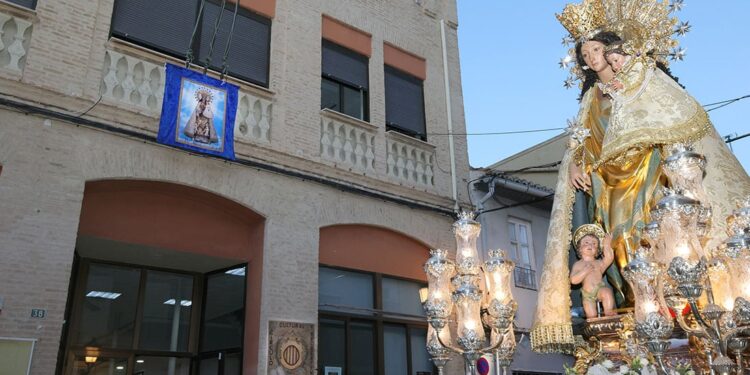 Benetússer recibe a la imagen peregrina de la Virgen de los Desamparados 1 Benetússer recibe a la imagen peregrina de la Virgen de los Desamparados