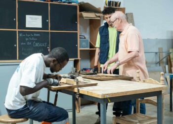 con propuestas y acciones solidarias para realizar en Navidad