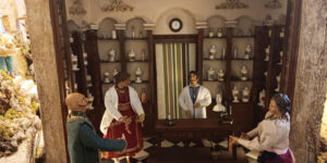 Pilar Tobar, 91 años, sigue montando el Belén napolitano de las carmelitas descalzas en Madrid 3 Belen pilar carmelitas botica