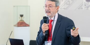 Un experimento llevado a cabo en la Universitat Politècnica de Valencia descubre a qué se debe la mancha blanquecina del Santo Cáliz de Valencia
