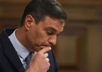 Sánchez y los ministros Bolaños y Montero arremeten contra el presidente de la Conferencia Episcopal Española y exigen silencio