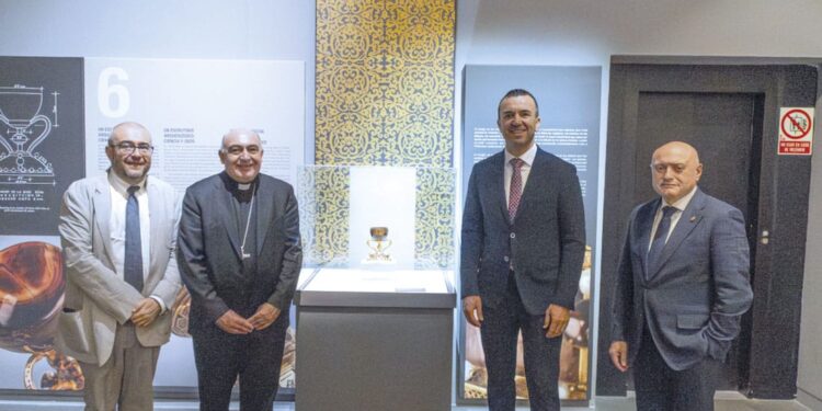 El MuVIM revive la memoria del Santo Cáliz de Valencia 1 El MuVIM revive la memoria del Santo Cáliz y descubre sus múltiples significaciones