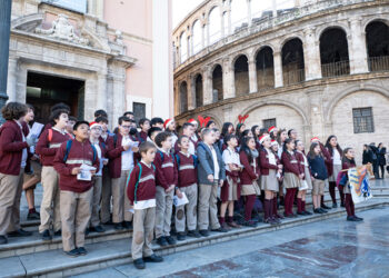 Más de mil alumnos de colegios públicos y concertados cantarán villancicos por las calles del centro histórico de Valencia 6 Más de mil alumnos de colegios públicos y concertados cantarán villancicos, este viernes, por las calles del centro histórico de Valencia