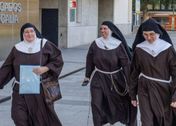 Guardia Civil rescata a cinco clarisas ancianas fieles a Roma en Orduña tras un tenso operativo judicial