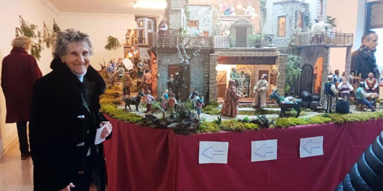 Pilar Tobar, 91 años, sigue montando el Belén napolitano de las carmelitas descalzas en Madrid 1 Pilar Tobar, 91 años, sigue montando el belén napolitano de las carmelitas descalzas en Madrid