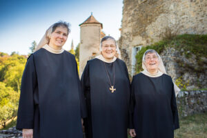La abadía de San Vicente de Chantelle. Diez monjas benedictinas en un monasterio milenario 2 55063520626 9e7cec2e9a z