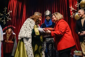 Cullera se rinde a los pies de Melchor, Gaspar y Baltasar 2 609065156 1263114612516204 6043035473840883847 n