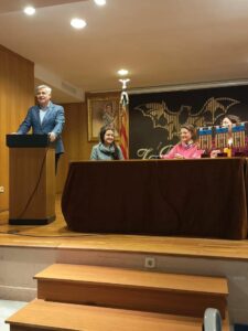 Entrega de premios del I Concurso de Belenes tradicionales de "Lo Rat Penat" en Valencia 2 616668321 18397298134177575 5358282683595908661 n