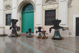 Bajan las campanas de la iglesia de El Salvador y Santa Mónica de Valencia para iniciar un proceso de restauración 2 SantaMonica Web 2