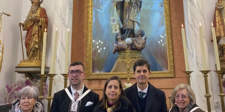 Lo Rat Penat presente en la bendición de la restauración de la Capilla de la Mare de Deu del Carmen 1 Lo Rat Penat presente en la bendición de la restauración de la Capilla de la Mare de Deu del Carmen