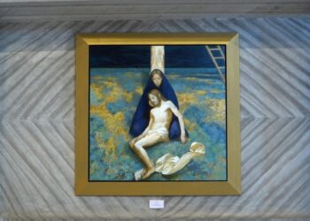 El Vaticano estrena Vía Crucis: 14 lienzos de Manuel Dürr abrazan la nave de San Pedro