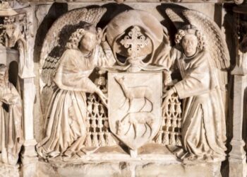 Luz, sombra y piedra: así es el regreso de la experiencia nocturna en la Catedral de Sevilla