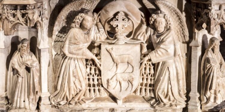 Luz, sombra y piedra: así es el regreso de la experiencia nocturna en la Catedral de Sevilla