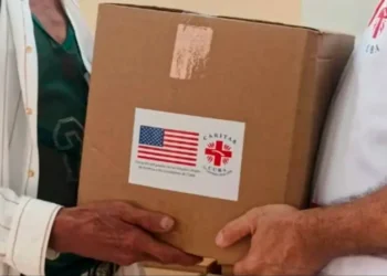 EE. UU. entrega siete contenedores de ayuda humanitaria a Cáritas Cuba para damnificados del huracán Melissa