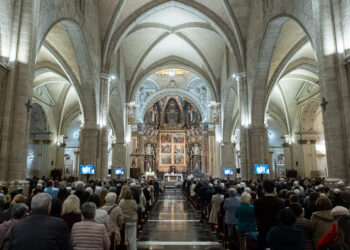 La Catedral de Valencia acoge la solemne misa de enfermos y la procesión de las antorchas