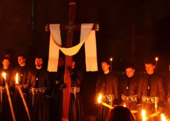 Sagunto en vilo: La "Sangre" se atrinchera en la tradición y desafía al Estado