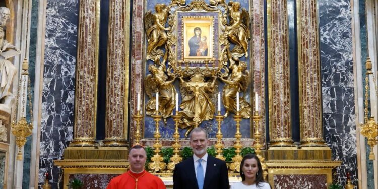 Los Reyes de España visitan Salus Populi Romani, Patrona de Roma