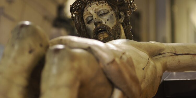 Gran fervor en Valladolid al paso de 'La Sentencia' y con la Procesión del Santísimo Cristo de los Trabajos 1 Gran fervor en Valladolid al paso de ‘La Sentencia’ y con la Procesión del Santísimo Cristo de los Trabajos