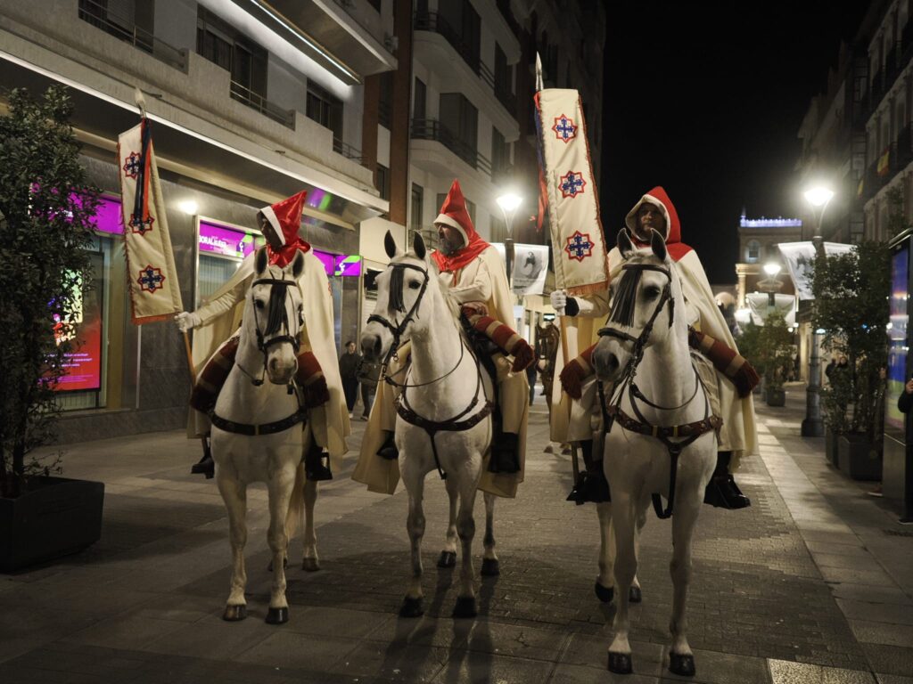Gran fervor en Valladolid al paso de 'La Sentencia' y con la Procesión del Santísimo Cristo de los Trabajos 8 657382220 1379212314240286 1194381471843436479 n