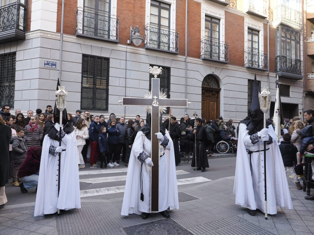 Gran fervor en Valladolid al paso de 'La Sentencia' y con la Procesión del Santísimo Cristo de los Trabajos 4 659797803 1379215654239952 6476047895238095768 n