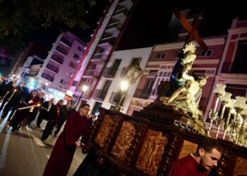 La Alcaldesa de Valencia recibe a la Hermandad del Santísimo Cristo del Perdón y participa en la Procesión de los Siete Dolores de la Virgen