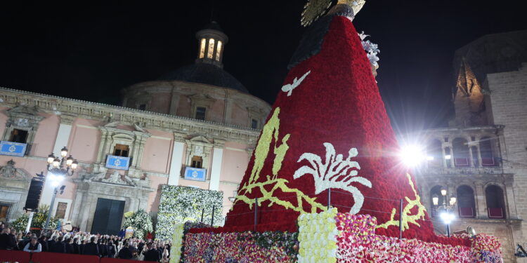 El manto de la "Geperudeta" busca el Récord Guinness como el tapiz floral más grande del mundo 1 El manto de la "Geperudeta" busca el Récord Guinness como el tapiz floral más grande del mundo