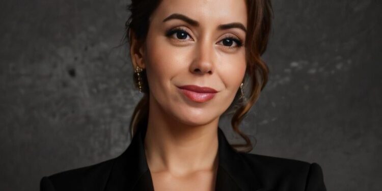 Immaculada Traver Badenes, nombrada Reina de los CXXXVIII Juegos Florales de la Ciudad y Reino de Valencia