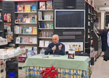 Baltasar Bueno disecciona el "alma" de la fiesta en su nueva obra sobre las Fallas