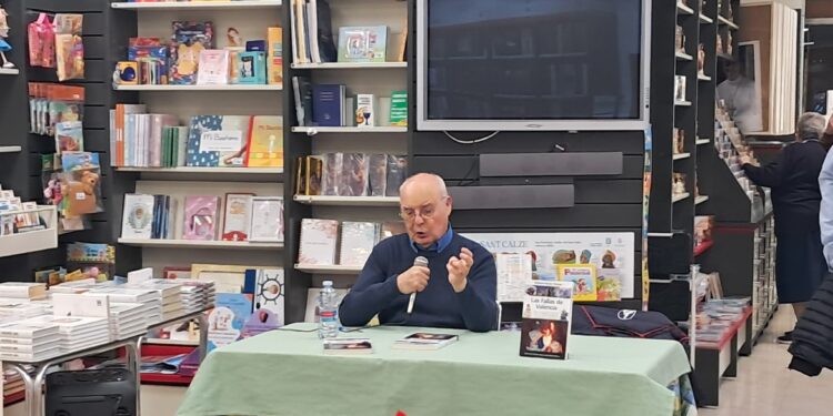 Baltasar Bueno disecciona el "alma" de la fiesta en su nueva obra sobre las Fallas