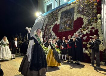Castellón se funde en un abrazo de flores con la Mare de Déu del Lledó