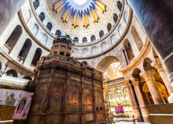 Tierra Santa: Silencio histórico en el Santo Sepulcro, puertas cerradas por la guerra