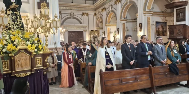 El Jesús de Medinaceli del Grao de Valencia lleva esta Semana Santa Marinera la túnica del Santo Cáliz