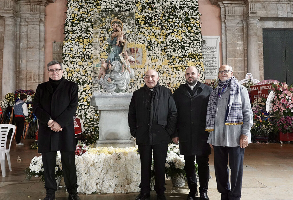 La Fallera Mayor Infantil de Valencia, recibida por el Arzobispo en la Basílica de la Virgen 3 ofrenda fallera mayor infantil 5 1